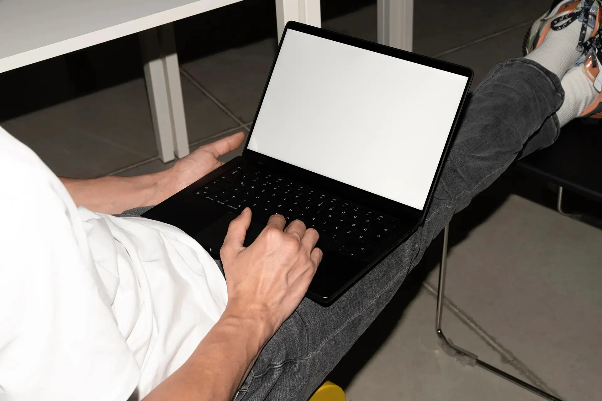MacBook 样机 S008-001详情图 2